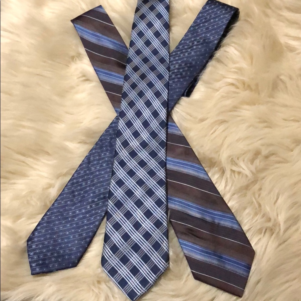 Blue pattern Neck ties.